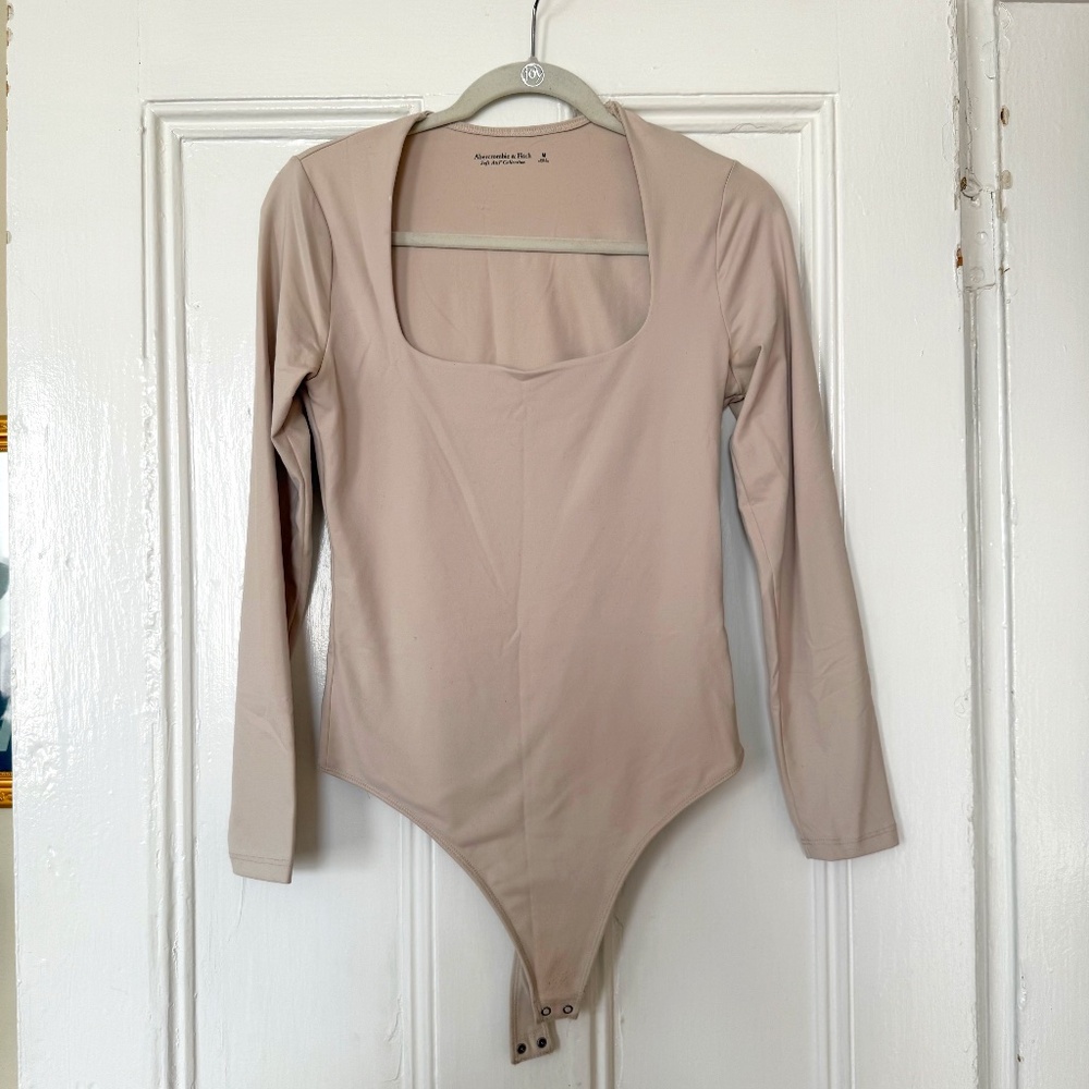 Abercrombie nude seamless long sleeve bodysuit